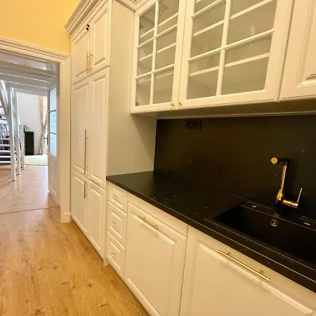 Paul's Palace - Absolute Center! Apartamento *