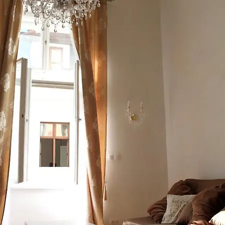 Paul's Palace - Absolute Center!