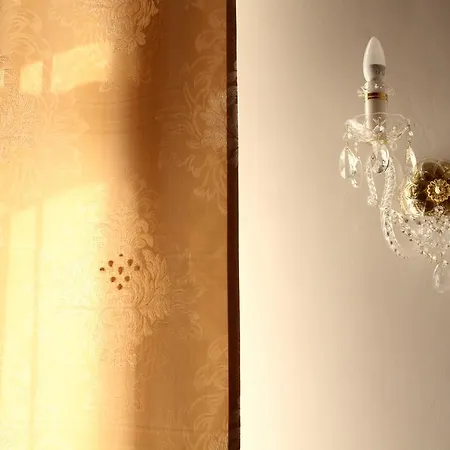 Paul's Palace - Absolute Center!