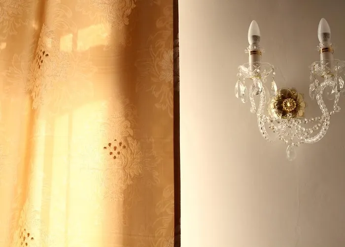 Paul's Palace - Absolute Center!